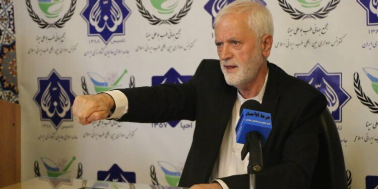 دکتر حسین روازاده: بعضیها از موفقیتهای ما ناراحت میشوند