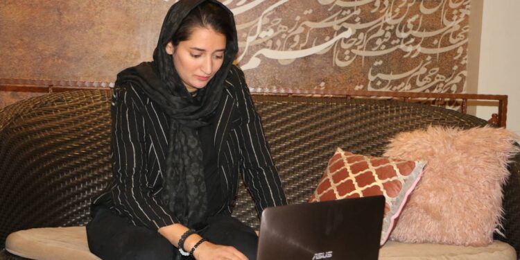 تلاش یک تیم حرفهای در زمینه برندینگ و هوش مصنوعی: گفتگو با یکی از اعضای آنها