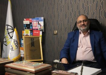 فرق آموزش مدیریت و کوچینگ مدیران