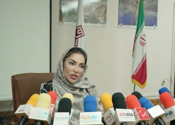 بنیانگذار اولین بیزینس کلاب رسمی ایران از مردم خسارت دیده جنگ، حمایت مادی و معنوی می کند